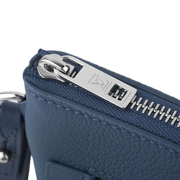 Louis Vuitton Clutch Blue - Picture 9 of 9